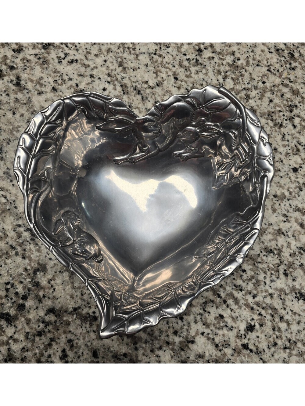 Arthur Court 2001, Heart Shaped Bowl With Rabbits/Bunnies , Easter.